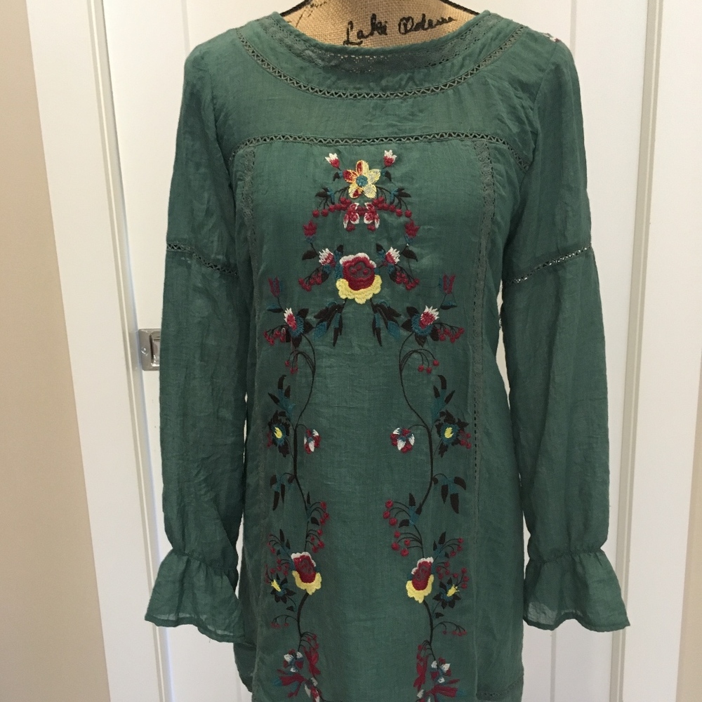 NWT Umgee Gypsy Floral Embroidered Dress